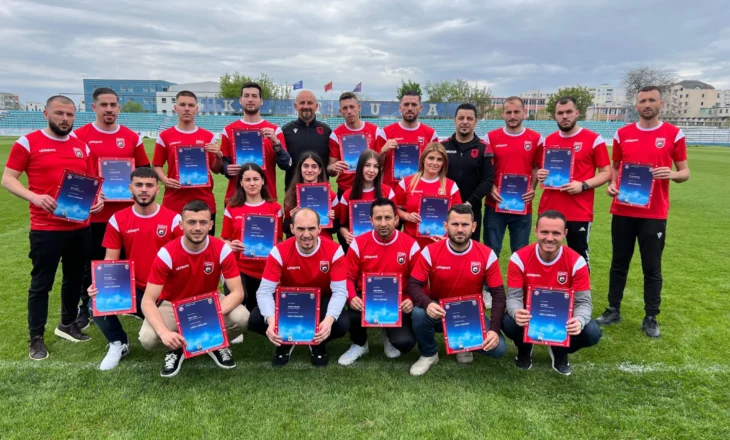Shqipëria ka 28 trajnerë rinj! Mbyllet me sukses edicioni i parë i kursit UEFA C në Durrës