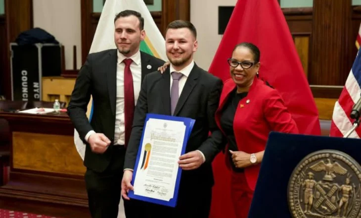 Shqiptari merr titull prestigjoz, shpallet ‘Qytetar Nderi’ në New York