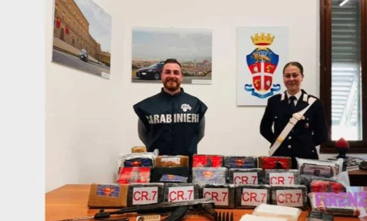 Shqiptari trafik kokaine në ‘emër’ të Cristiano Ronaldos, u kap me 21 kg drogë dhe depo armësh në Firence