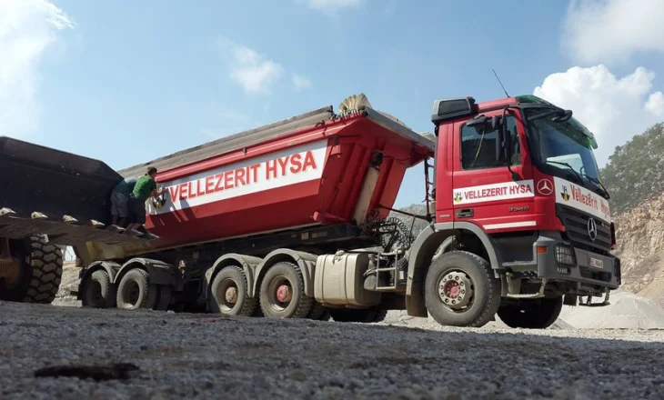 Shtruan asfalt elektoral, shpallen në kërkim administratorët e kompanisë “Vëllezërit Hysa”
