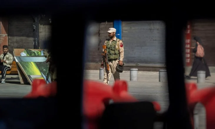Si arritën India dhe Pakistani në “pikën zero”, plaga e vjetër e Kashmirit dhe shqetësimi në rritje për zgjerimin e konfliktit