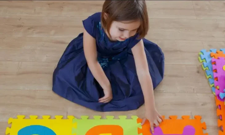 Si e ndryshon trurin të folurit e shumë gjuhëve?