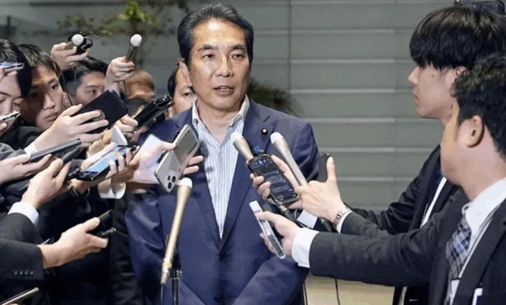 Si një shaka për orizin i kushtoi punën një ministri të kabinetit japonez