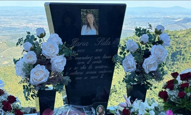 Sot do festonte ditëlindjen/ Prindërit e Ilarias përkujtojnë të bijën, ndërtojnë memorial në vendin ku u gjet trupi