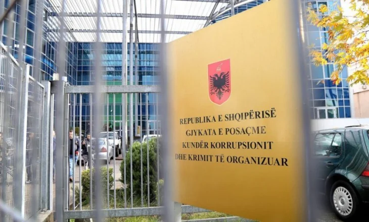 SPAK kontroll në banesën e një deputeti të PS në Elbasan, sekuestrohen para dhe dokumente komprometuese zgjedhore