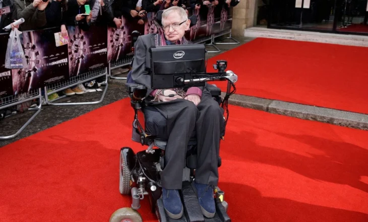 Stephen Hawking paralajmëroi fundin e jetës në Tokë? Ja çfarë tha pak para se të ndërronte jetë