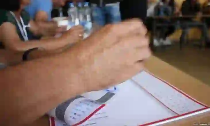 “Strukturat shtetërore të hetojnë rastin”/ PS Mat denoncon: Komisionerët e PD në KZAZ 16 janë me precedentë penal
