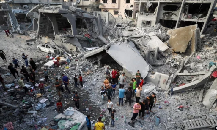 Sulmet izraelite vrasin të paktën 100 persona në Gazë, negociatorët kërkojnë armëpushim