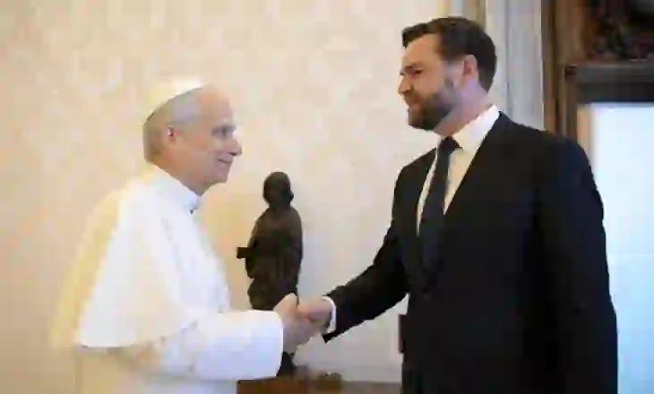 Takimi i Vance me Papa Leon, zv.presidenti i dorëzon letrën e Trump me ftesë në Uashington