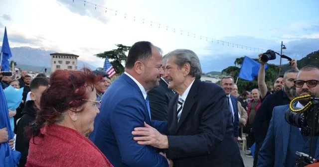 Takimi përmbyllës në Berat, Maliqi paralajmëron: Uragani i fitores nuk ndalet