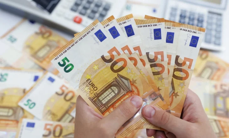 Tatimi mbi pagat mbush arkën/ Të ardhurat 1.8 miliardë euro në 3 muaj, 211 milionë janë vetëm nga pagat