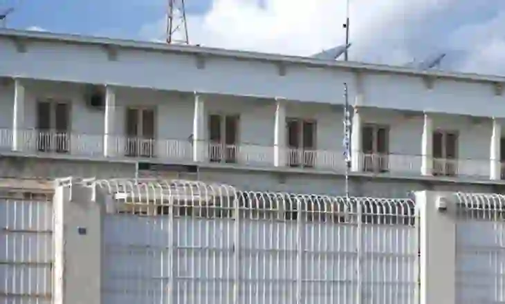 Të gjithë të dënuarit thuajse votojnë në Peqin, vetëm 1 refuzon në Elbasan