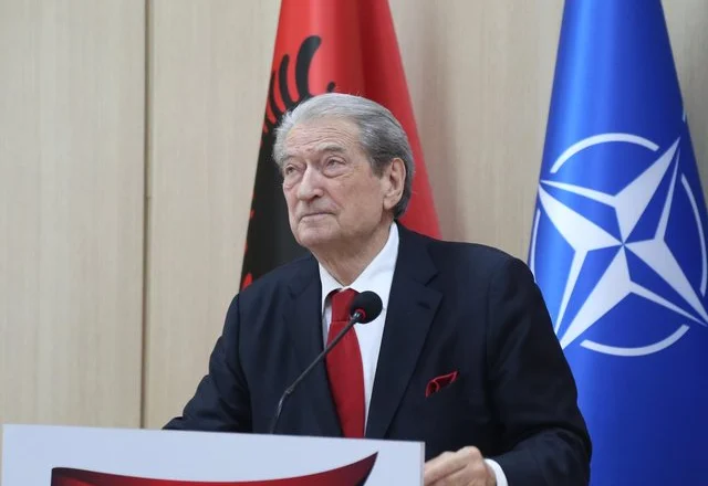 “Të humbas unë zgjedhjet, si të bjerë borë në maj”/ Berisha bëhet hit në rrjet, ditën e disfatës bora zbardhi Veriun
