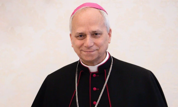“Të ndricojmë netët e errëta të kësaj bote”/ Papa i ri mban meshën e parë