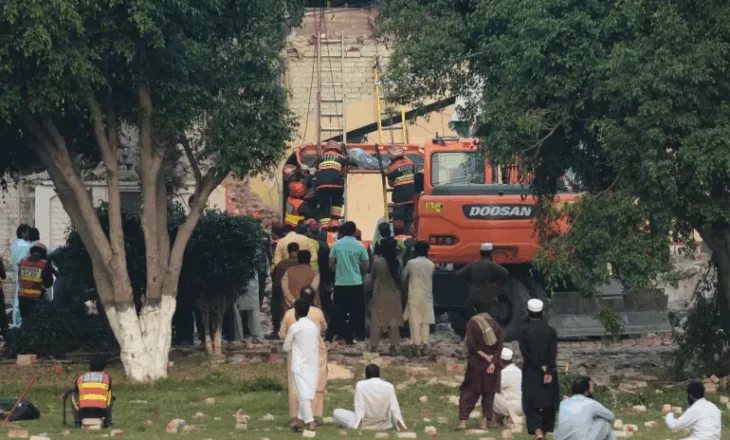 Të paktën 19 të vrarë nga sulmet raketore të Indisë në Pakistan