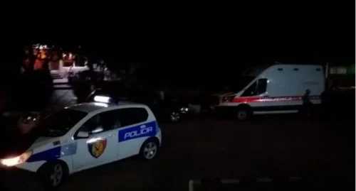 Të shtëna me armë në Tiranë/ Plagoset një person tek Komuna e Parisit