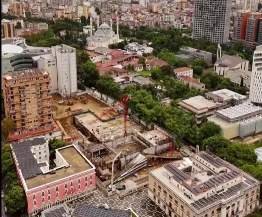 Teatri i ri Kombëtar po merr formë dita-ditës (VIDEO)