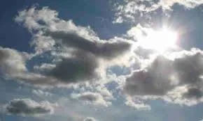 Temperaturat në rënie, vranësira dhe…/ Të papriturat e motit, ja si parashikohet dita sot