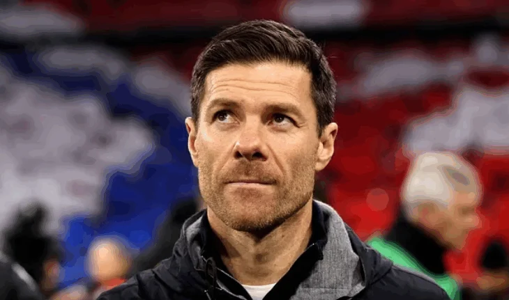 Ten Hag apo Xavi, kush do të jetë pasuesi i Xabi Alonso?