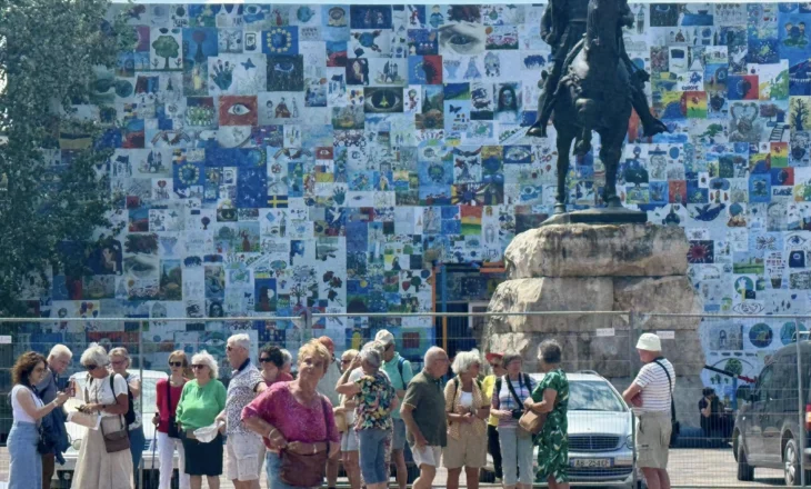 Tirana vlon nga turistët e huaj