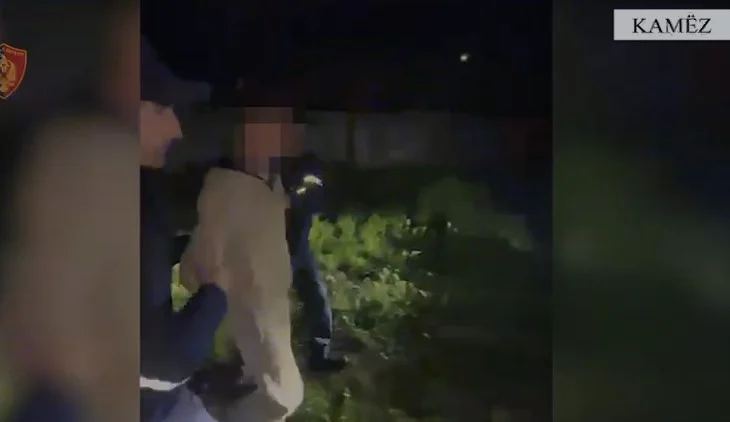 Tiranë, qarkullonte i armatosur dhe tentoi t’i ikte policisë, arrestohet 19 vjeçari