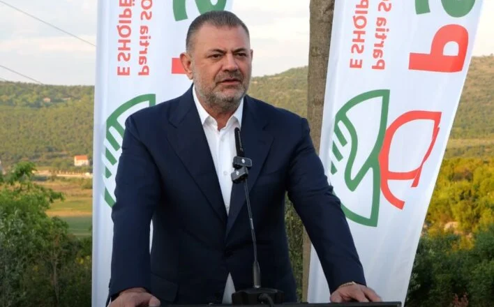 Tom Doshi nga Saranda: E dua pushtetin për t’ju shërbyer të varfërve