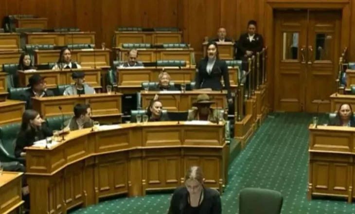 Tre deputetë maori përballen me pezullim për shkak të protestës ‘haka’