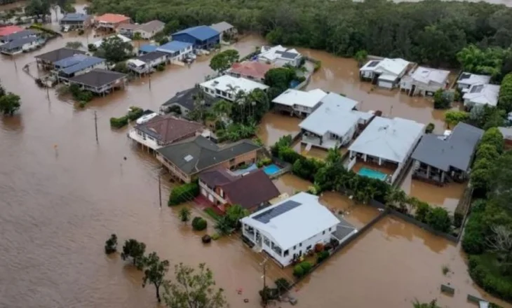 Tre viktima dhe një i zhdukur nga përmbytjet në Australi