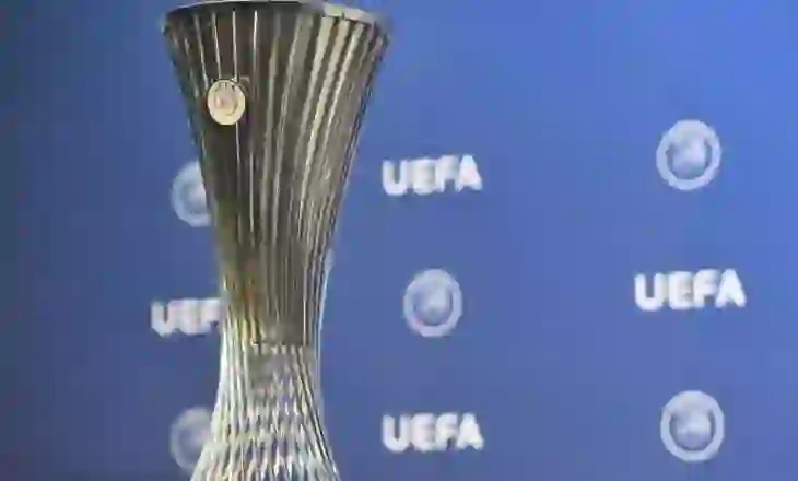 Trofeu i vjedhur i Champions-it
