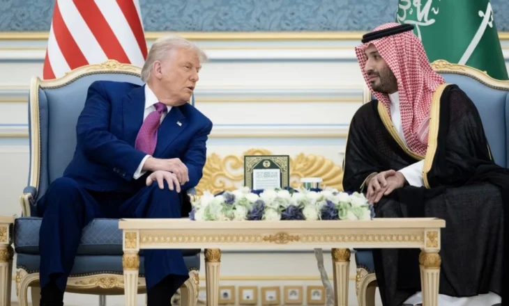 Trump arrin në Arabinë Saudite, nis turneun në Lindjen e Mesme
