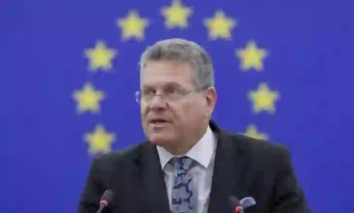 Trump kërcënon me tarifa 50 %, BE kërkon “respekt”