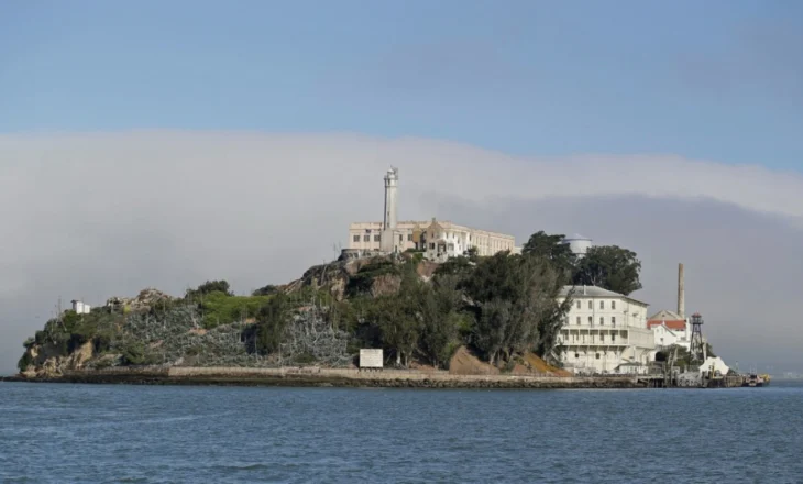 Trump rihap burgun e Alcatrazit, kriminelët më të rrezikshëm do të dërgohen atje