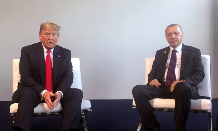Trump telefonatë me Erdogan: Mezi pres t’i japim fund luftës qesharake Rusi-Ukrainë!
