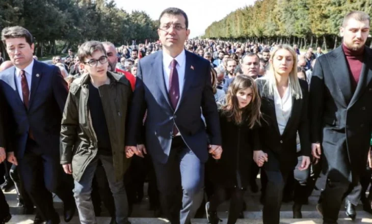 Turqia bllokon llogarinë në X të kryetarit të burgosur të Stambollit, Imamoglu