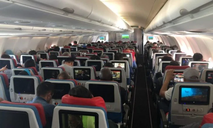 Turqia do të gjobisë pasagjerët e linjave ajrore që ngrihen në këmbë para ndalimit të aeroplanit, shkak incidentet në rritje