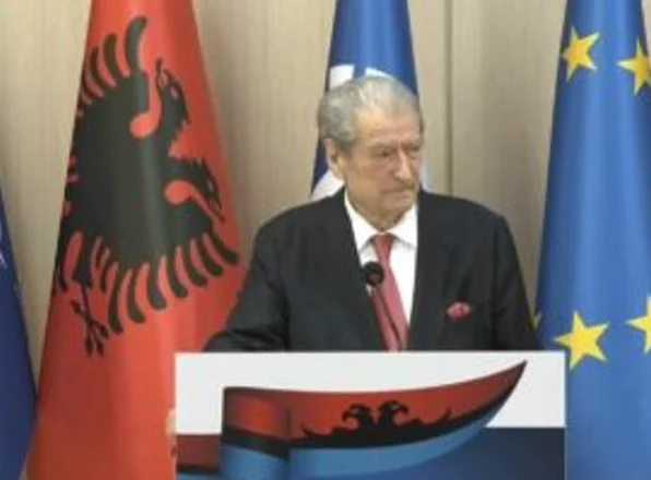 “U diktuan nga bandat dhe krimi”/ Kreu i PD-së, Berisha, nuk njeh rezultatin e zgjedhjeve…