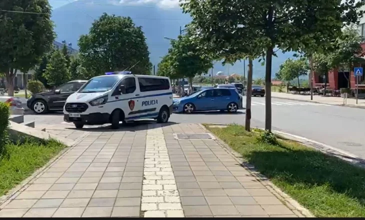 U kthye nga Anglia dhe vrau vëllanë e 21-vjeçares që i dhunoi prindërit, Ylber Jaku del sot në gjyq