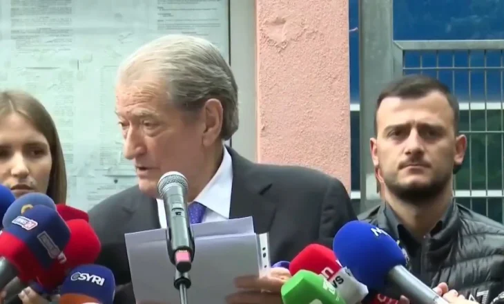 U paraqit në SPAK, Berisha lexon shënimin që i la Altin Dumanit