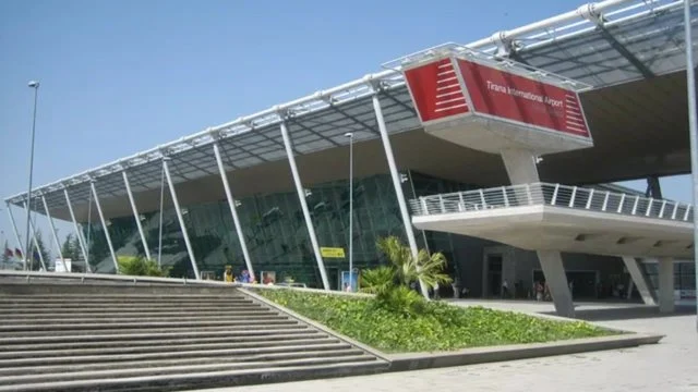 Udhëtime më 15 dhe 16 maj? Aeroporti i Rinasit del me njoftim emergjent për udhëtarët që udhëtojnë