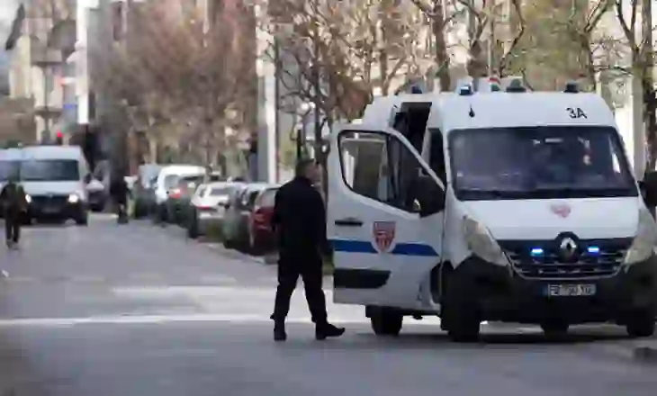 Vajza e bosit të kriptomonedhave i shpëton një përpjekjeje rrëmbimi në Paris