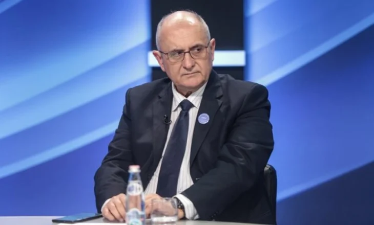 Vasili: 11 maji, narkozgjedhje me zero alibi, qoftë në shqip ashtu edhe në anglisht!