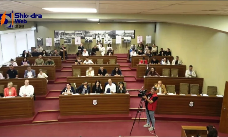 VIDEO – Këshilltarët e PSD dhe PD mbyllin bojkotin pas 11 majit, Këshilli Bashkiak i Shkodrës i kthehet normalitetit