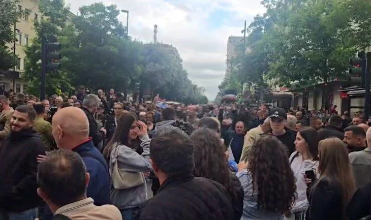 VIDEO/ Mbahet protesta e PD, thirrja nga simpatizantët: Qeveri e krimit