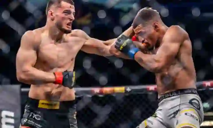 Video/ MMA, shqiptari dërgohet në spital pas 100 goditjeve të marra në arenë