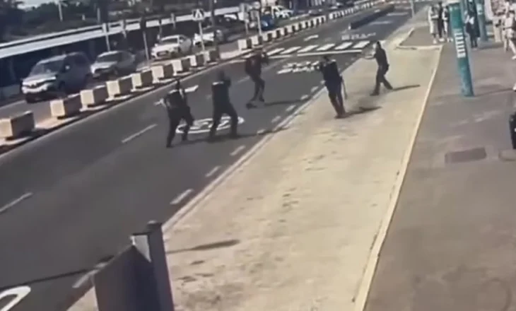 Video/ Momenti kur policia spanjolle vret 18-vjeçarin në aeroportin e Gran Canarias