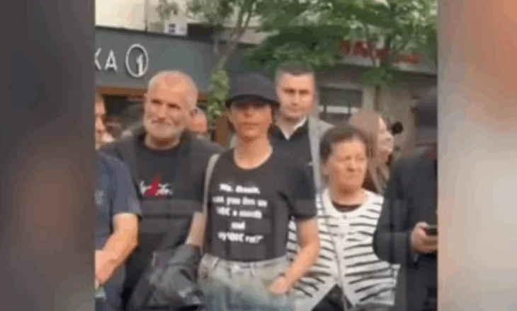 VIDEO-SKANDALI me Gjicin, Alma Kaçi i bashkohet protestës së Opozitës