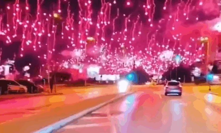 VIDEO/ Skuqet qielli i Napolit, shihni festën spektakolare të tifozëve për titullin e 4-t kampion