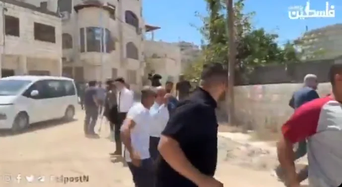 VIDEO/ Ushtarët e Izraelit hapin zjarr ndaj diplomatëve që vizitonin Bregun Perëndimor, momente paniku