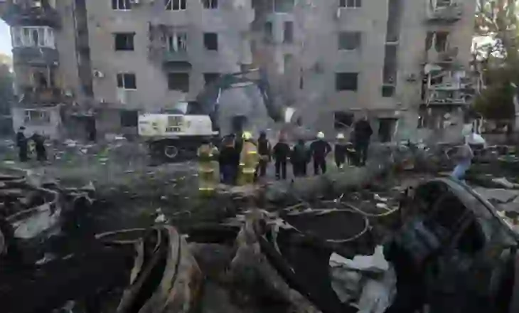 Vijojnë sulmet ruse në Ukrainë, 5 viktima dhe dhjetëra të plagosur në të gjithë vendin