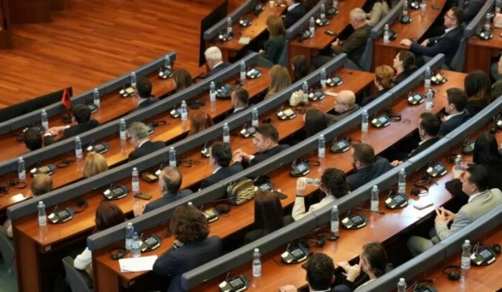 Vijon ngërçi/ As përpjekja e 19-të nuk zhbllokon Kuvendin e Kosovës, më 23 maj mbahet seanca e radhës